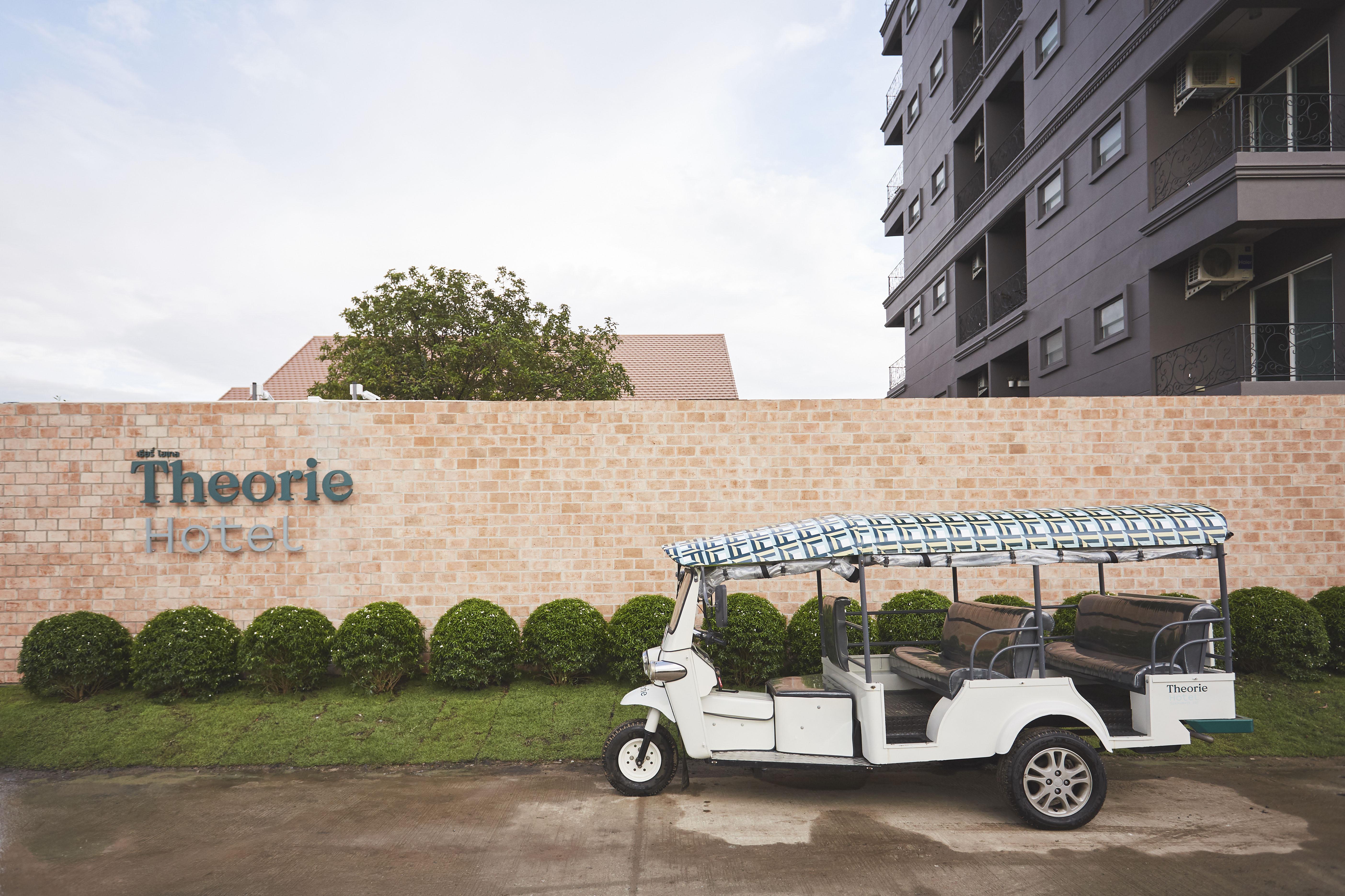 Theorie Hotel Sukhumvit By Slh - Sha Extra Plus Szamutprakan Kültér fotó