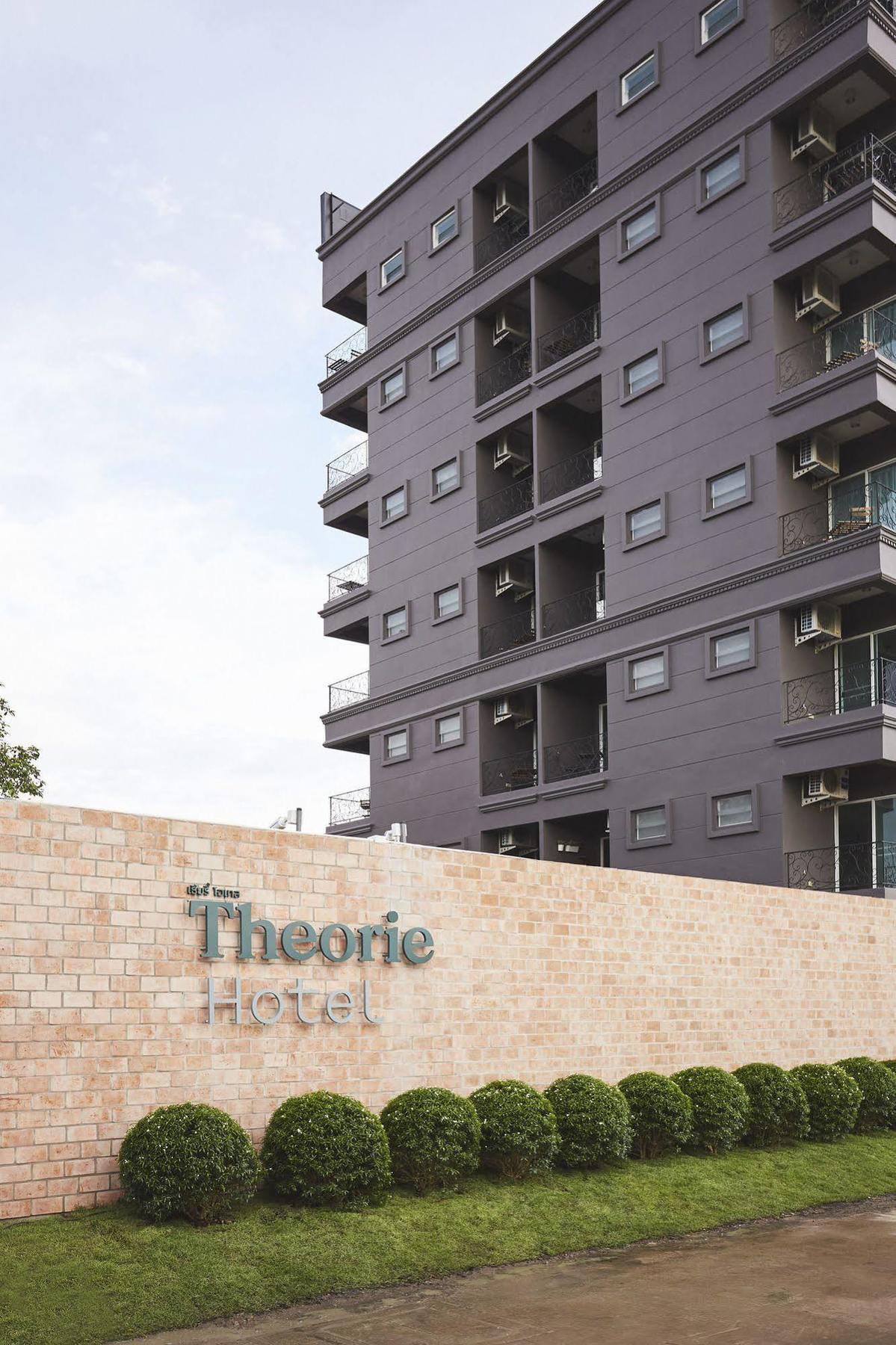 Theorie Hotel Sukhumvit By Slh - Sha Extra Plus Szamutprakan Kültér fotó